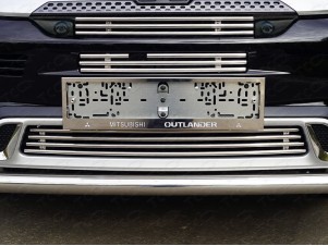 Решетка радиатора верхняя 12  мм с камерой и с парктроником для Mitsubishi Outlander № MITOUT18-17